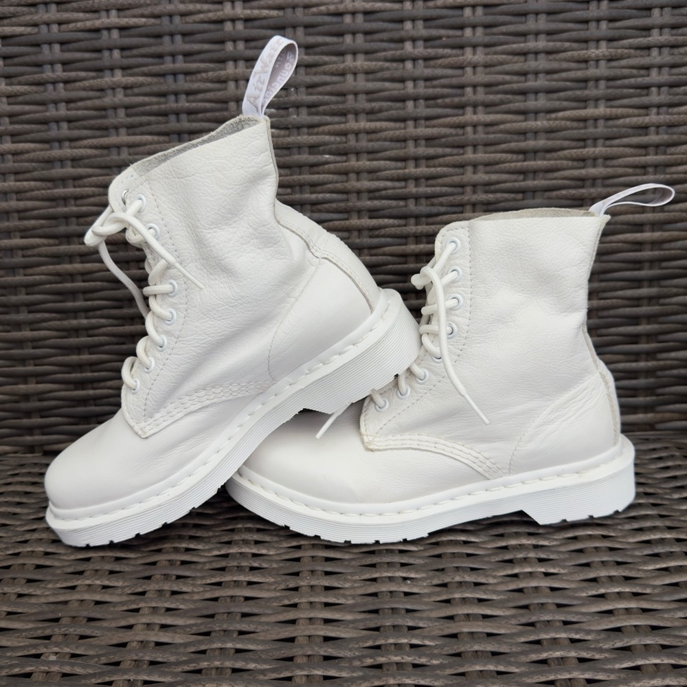 Girls Brand New DR. MARTENS White 1460 Pascal Boots